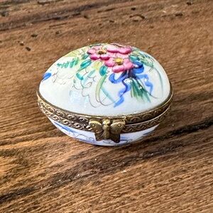 Limoges Peint Main Porcelain Egg Trinket Box